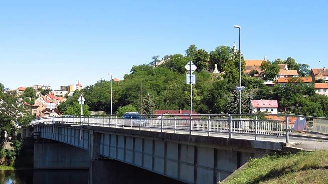 Uzavírka mostu Týnec n/L - autobus